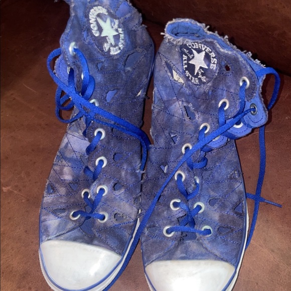 blue tattered/hole converse wedges - Picture 6 of 8